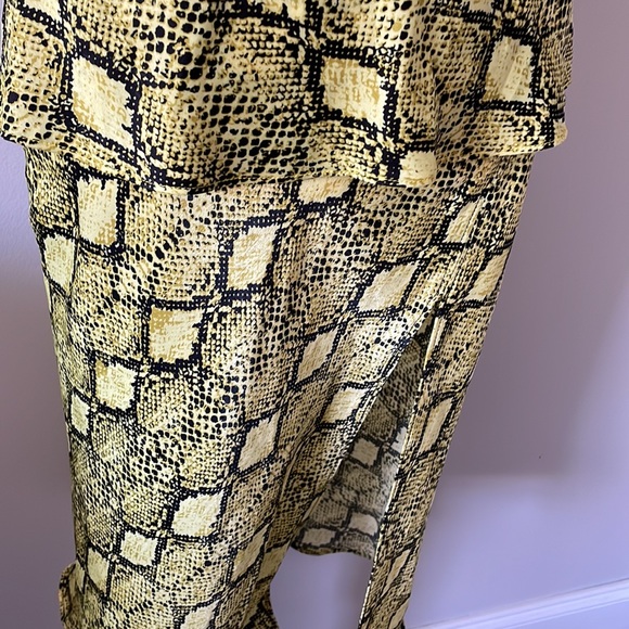 Socialite Snakeskin Yellow and Place Two Piece Set Skirt and Camisole - Picture 6 of 11